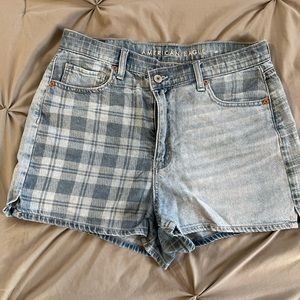 American eagle, checkered, shorts.